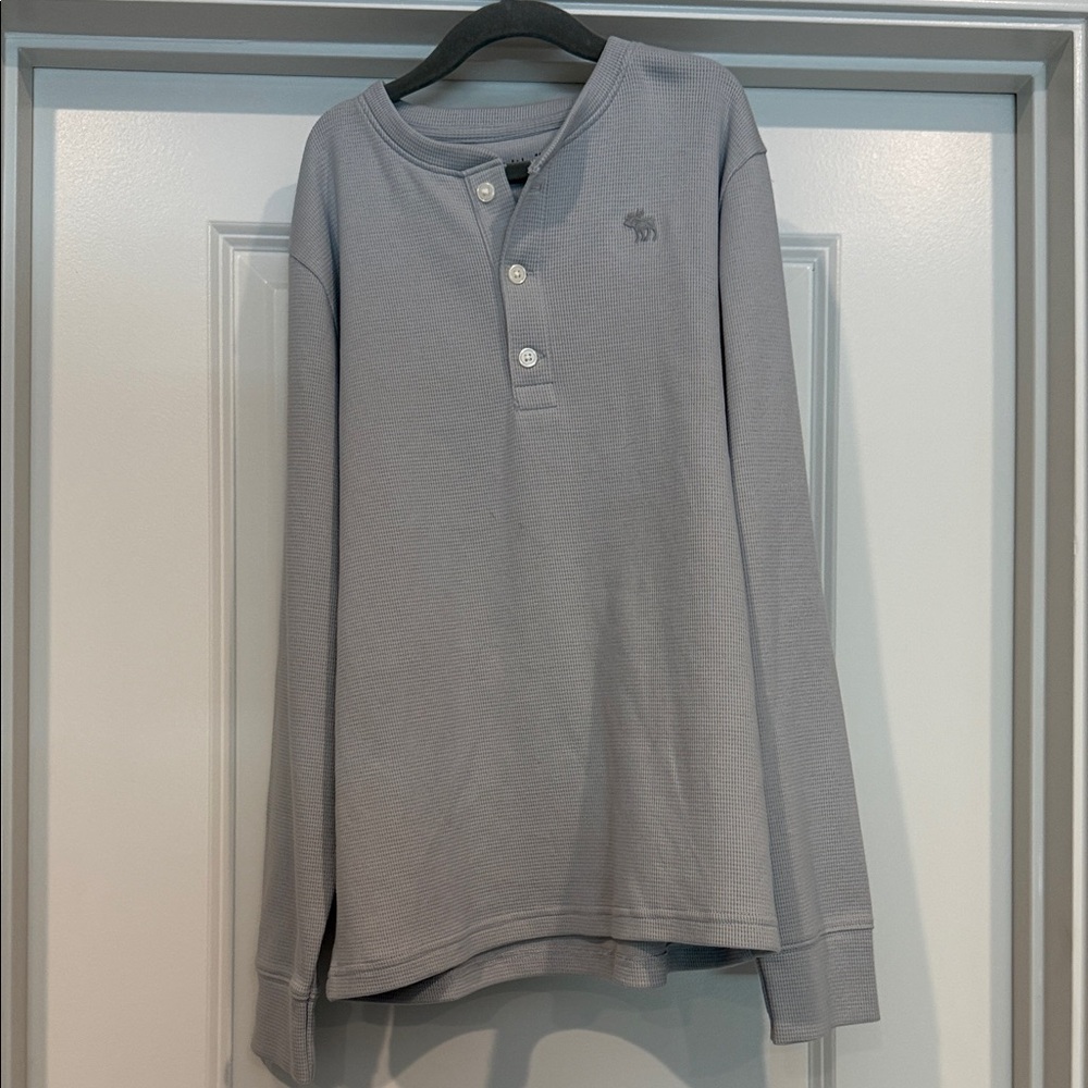 Boys Abercrombie & Fitch Long Sleeve Henley Tee in Light Gray